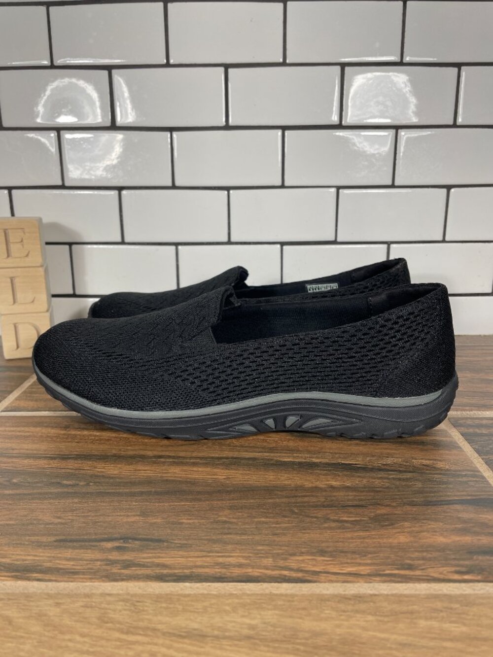 Skechers Reggae Fest Willows Shoes Womens Size 9 Black Relaxed Fit Slip On